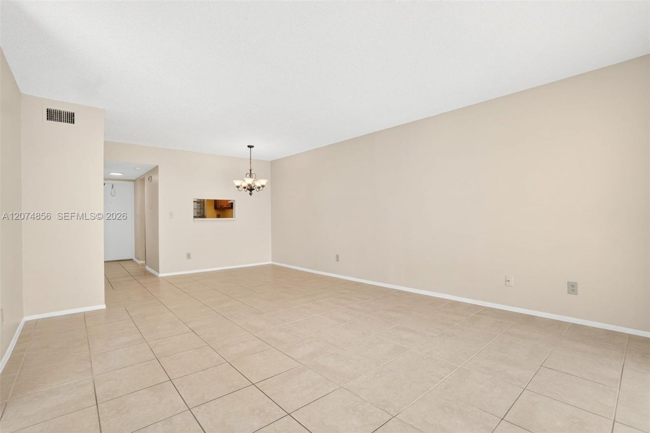 7500 NW 30th Pl , Unit 222, Sunrise, FL 33313 Photo