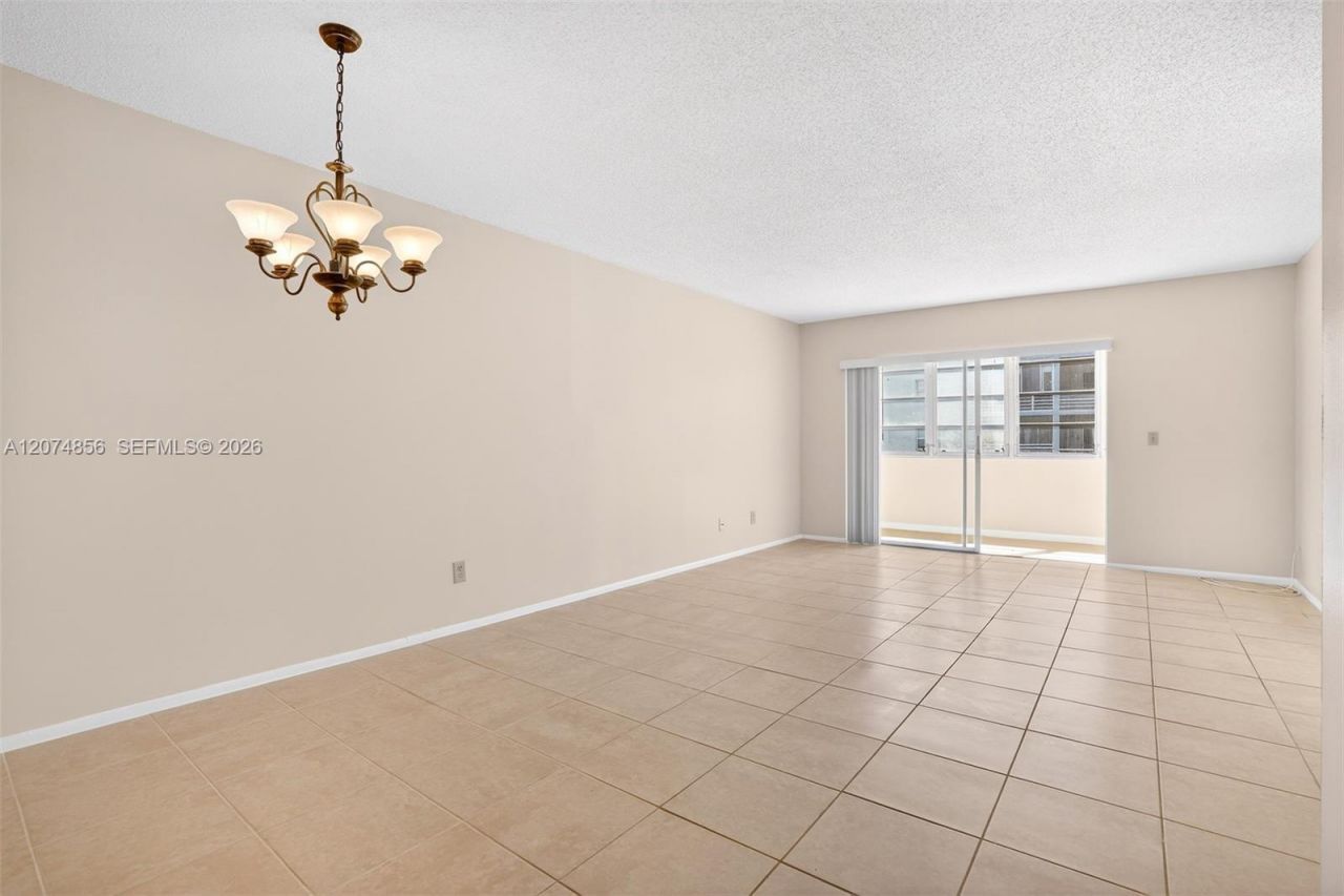 7500 NW 30th Pl , Unit 222, Sunrise, FL 33313 Photo