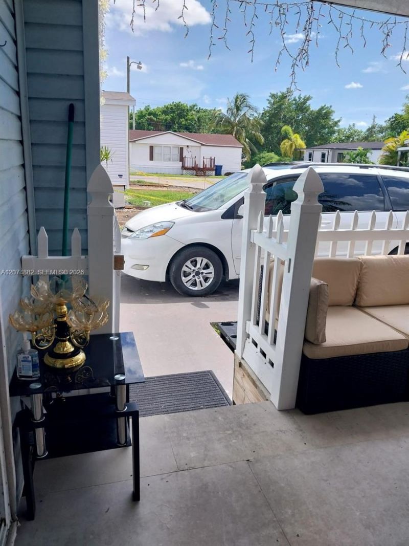 19800 SW 180th Ave  Lot#392, Miami, FL 33187 Photo