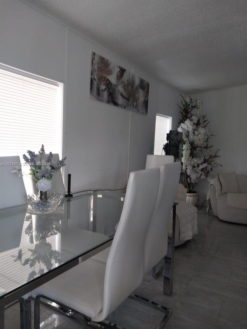19800 SW 180th Ave  Lot#392, Miami, FL 33187 Photo