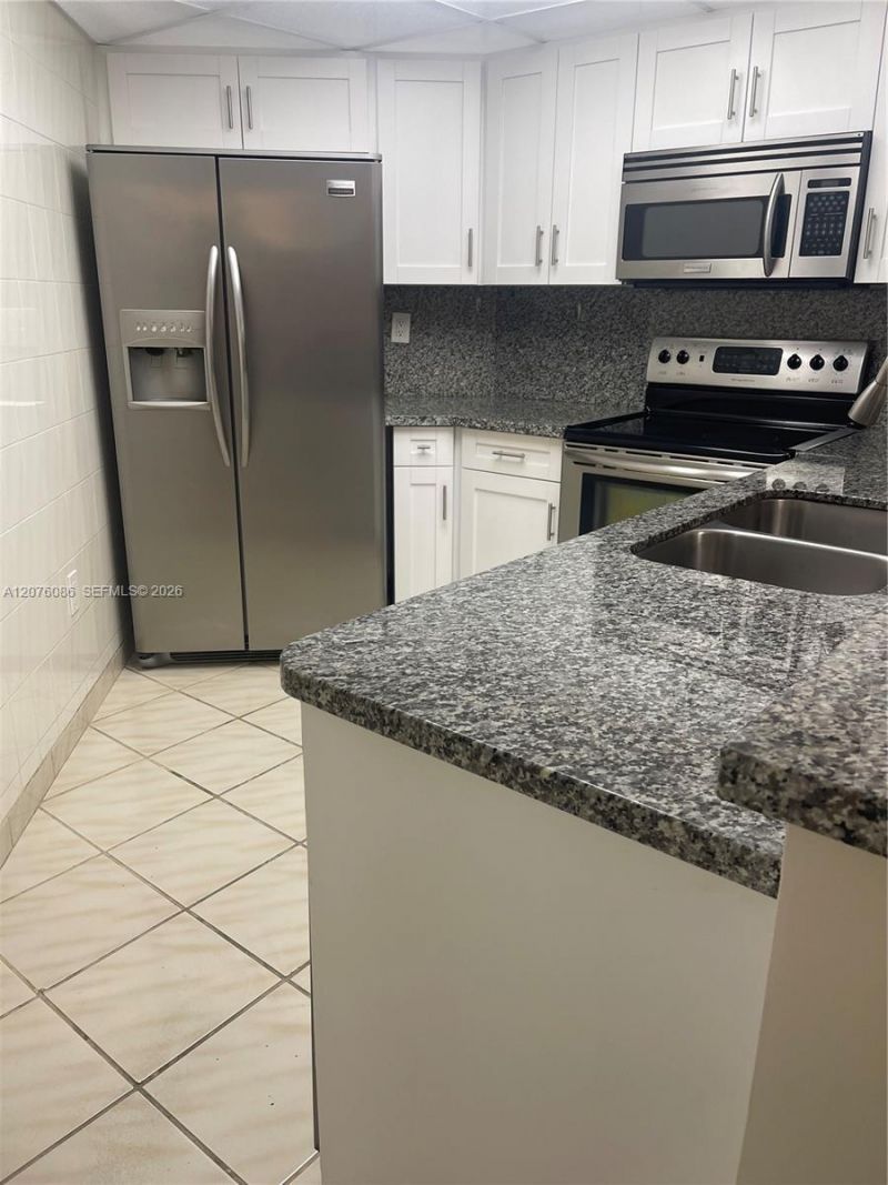 10249 NW 9th St Cir , Unit 108-8, Miami, FL 33172 Photo