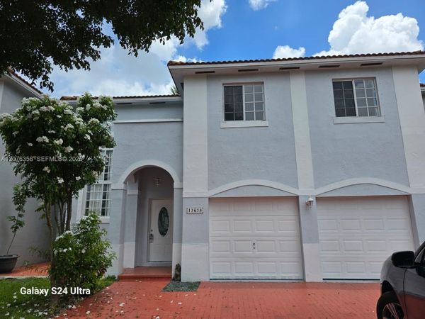 13658 SW 142nd Ter , Miami, FL 33186