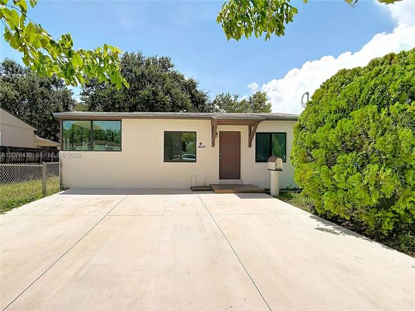 230 NW 56th Ct , Miami, FL 33126