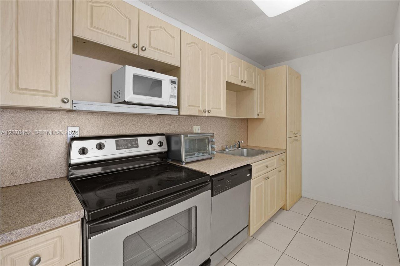 4154 NW 79th Ave, Unit 2A, Doral, FL 33166 Photo