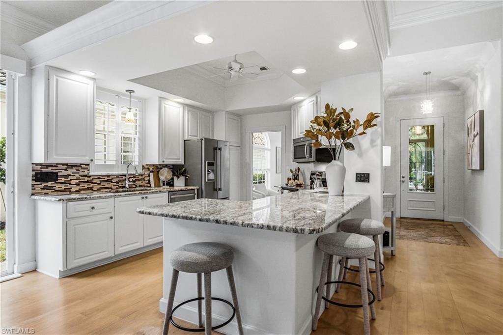 2737 Island Pond Ln, Naples, FL 34119 Photo
