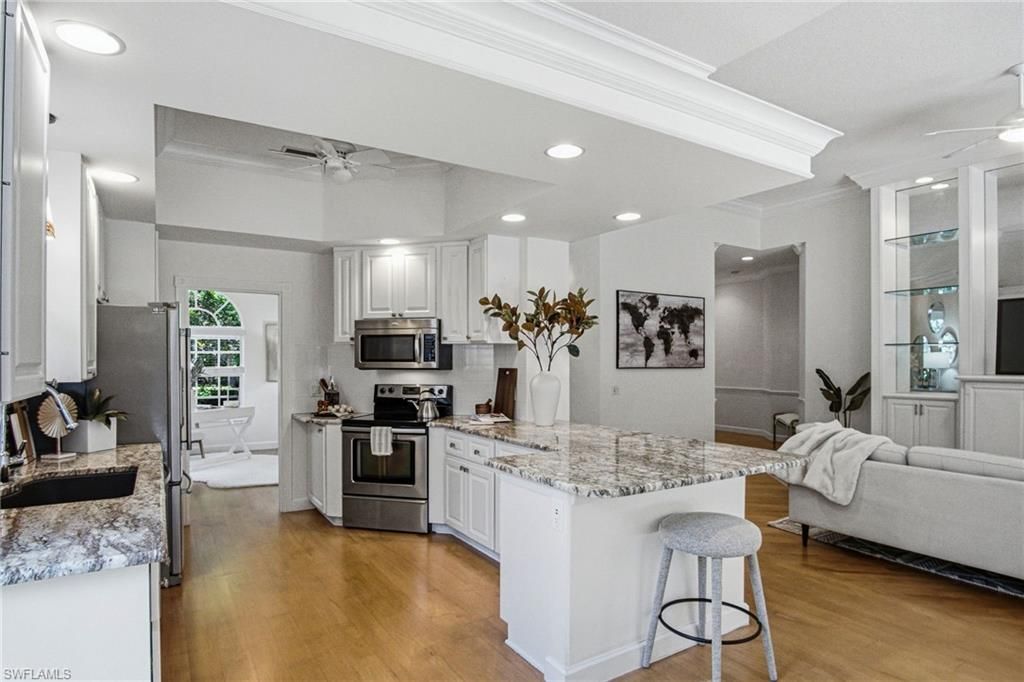 2737 Island Pond Ln, Naples, FL 34119 Photo