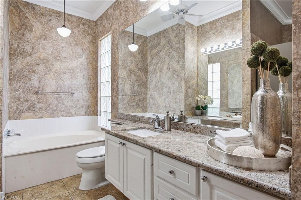 2737 Island Pond Ln, Naples, FL 34119 Photo