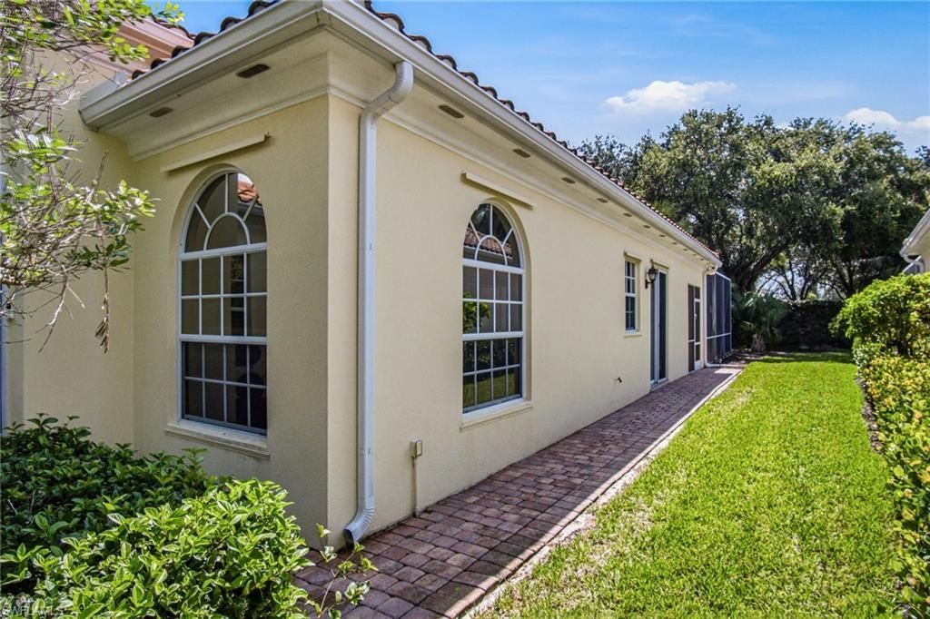 2737 Island Pond Ln, Naples, FL 34119 Photo