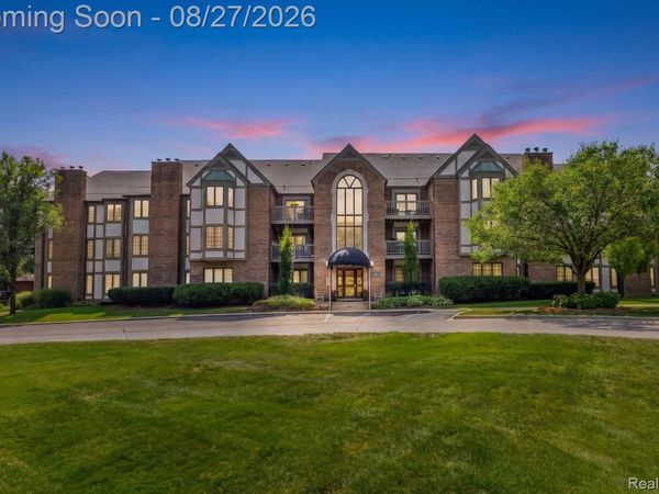 822 Deer Court, Plymouth, Mi 48170