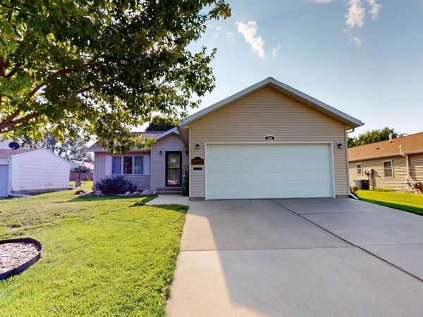 206 Lake Street, Alta, IA 51002