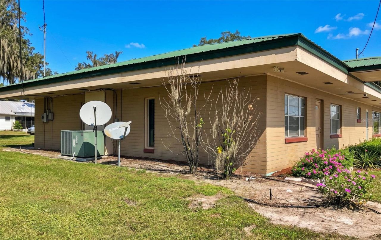 302 W Main Street , Bowling Green, FL 33834 Photo
