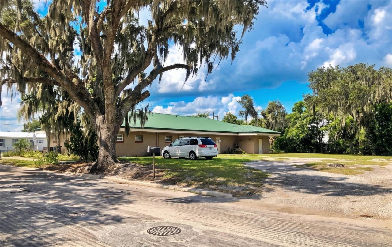 302 W Main Street , Bowling Green, FL 33834 Photo