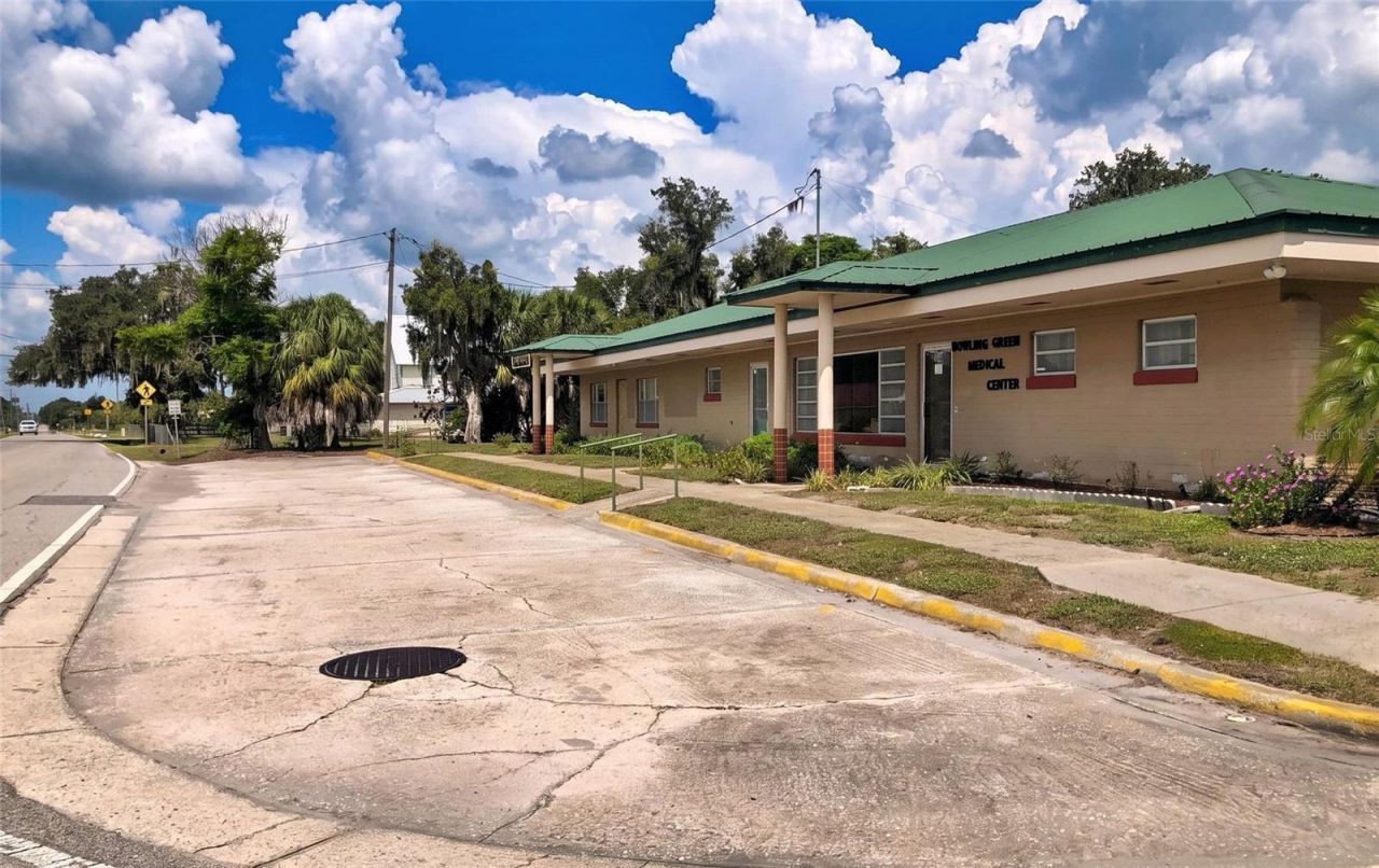 302 W Main Street , Bowling Green, FL 33834 Photo