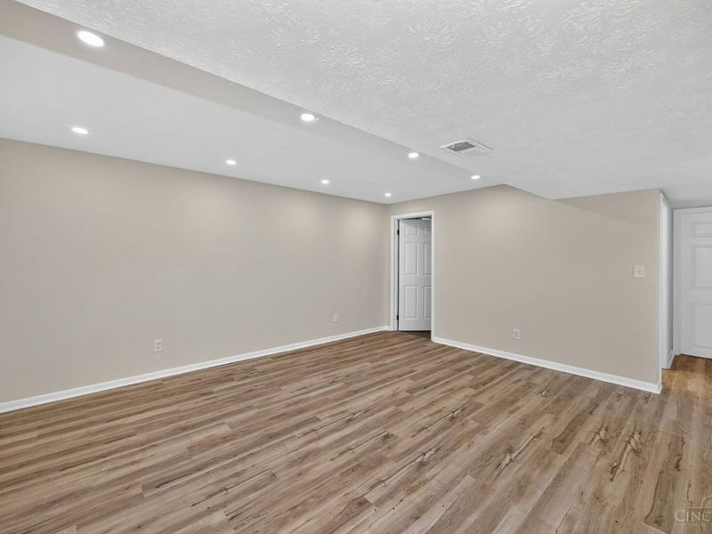 7954 Seward Avenue, Mount Healthy, OH 45231 Photo 32
