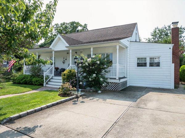 320 Brooklyn Avenue, Massapequa Park, NY 11762
