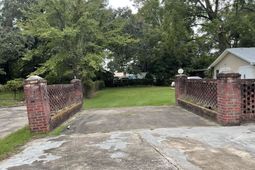 1617 Emanuel St. photo 4