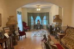 1617 Emanuel St. photo 4