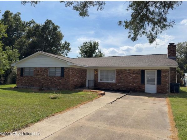 1577 Azalea Street, Clarksdale, MS 38614