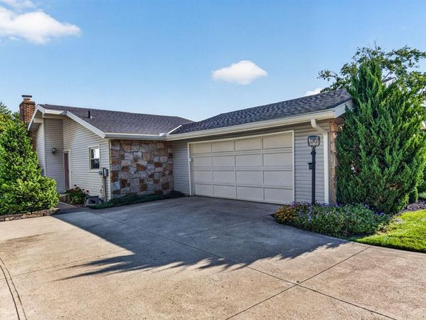 404 Old Stone Ct, Mansfield, OH 44904
