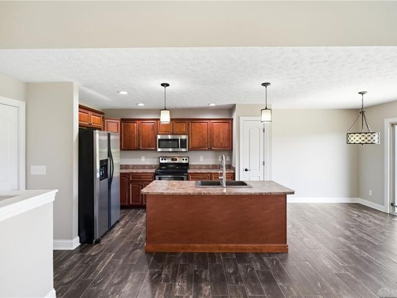 330 Deep Woods Court, Carlisle, OH 45005 Photo 10