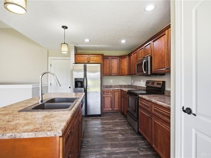330 Deep Woods Court, Carlisle, OH 45005 Photo 12