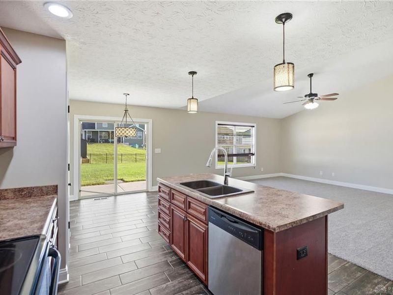330 Deep Woods Court, Carlisle, OH 45005 Photo 13