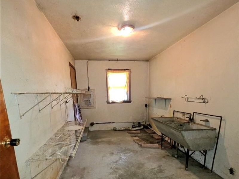 6118 Gladys Avenue, Elyria, OH 44035 Photo 19