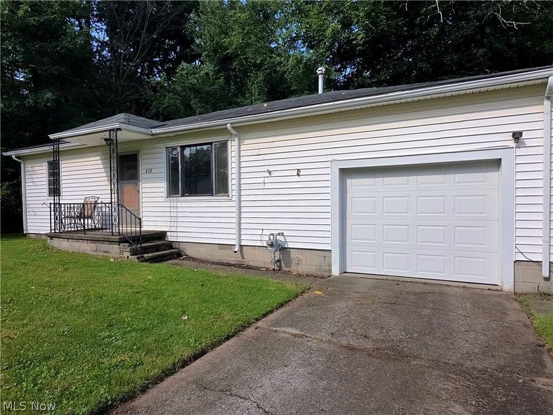 6118 Gladys Avenue, Elyria, OH 44035 Photo 3
