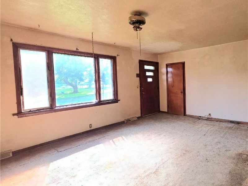 6118 Gladys Avenue, Elyria, OH 44035 Photo 8