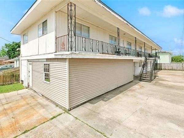 800 W GENIE Street , Unit 1, Chalmette, LA 70043
