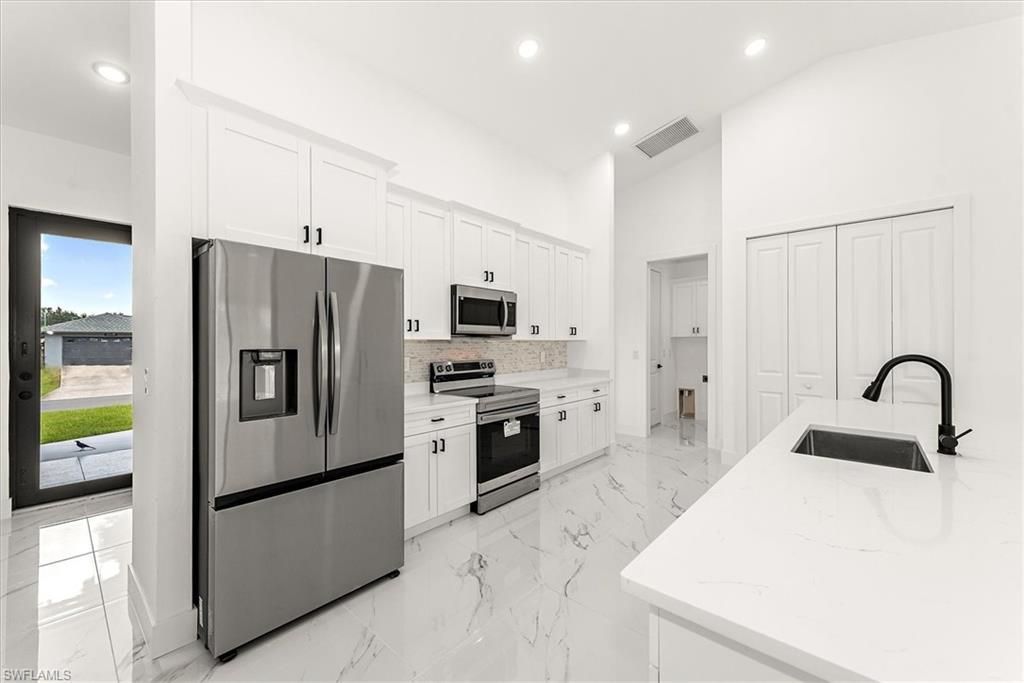 14070 Cedardale St, Fort Myers, FL 33905 Photo