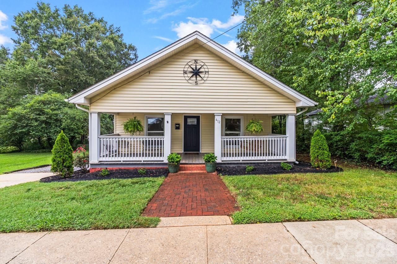 412 N 1st Avenue, Maiden, NC 28650 Main Photo