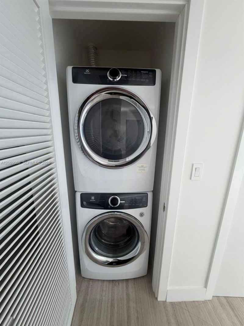 1451 Brickell Avenue , Unit 2706, Miami, FL 33131 Photo
