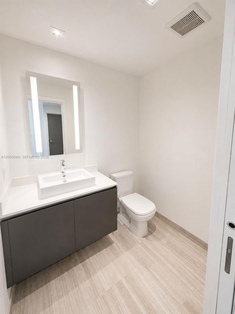 1451 Brickell Avenue , Unit 2706, Miami, FL 33131 Photo