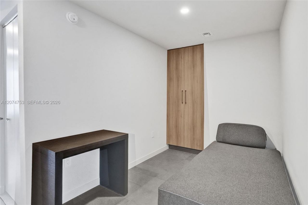 121 NE 5th St , Unit 2411, Miami, FL 33132 Photo
