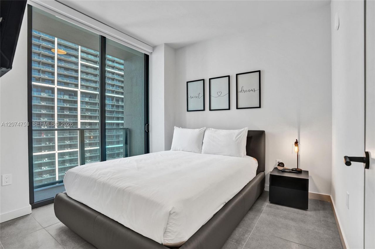 121 NE 5th St , Unit 2411, Miami, FL 33132 Photo