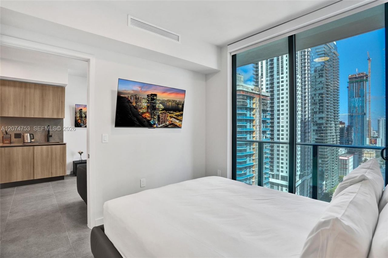 121 NE 5th St , Unit 2411, Miami, FL 33132 Photo