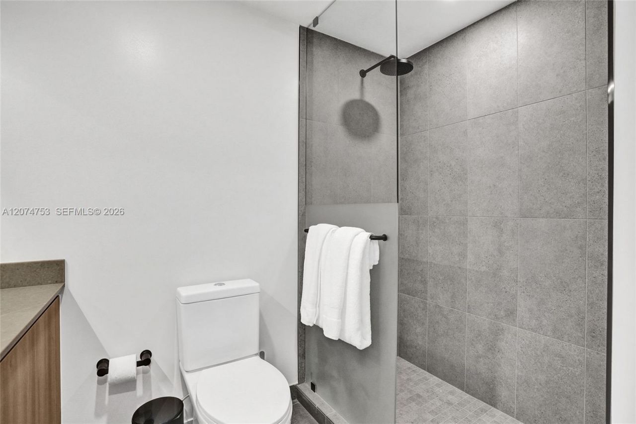 121 NE 5th St , Unit 2411, Miami, FL 33132 Photo