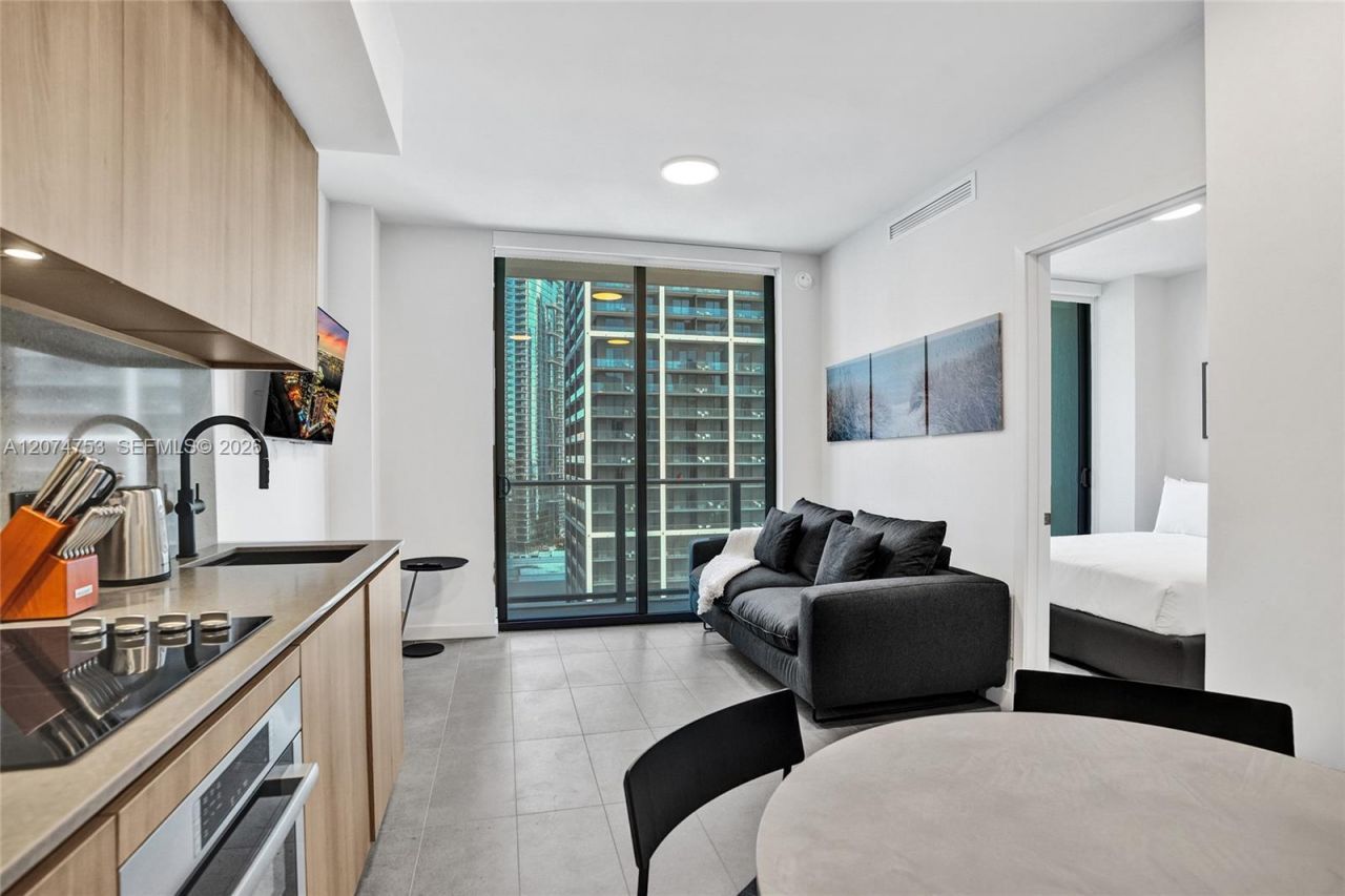 121 NE 5th St , Unit 2411, Miami, FL 33132 Photo