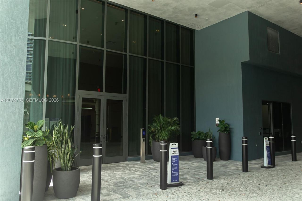 121 NE 5th St , Unit 2411, Miami, FL 33132 Photo