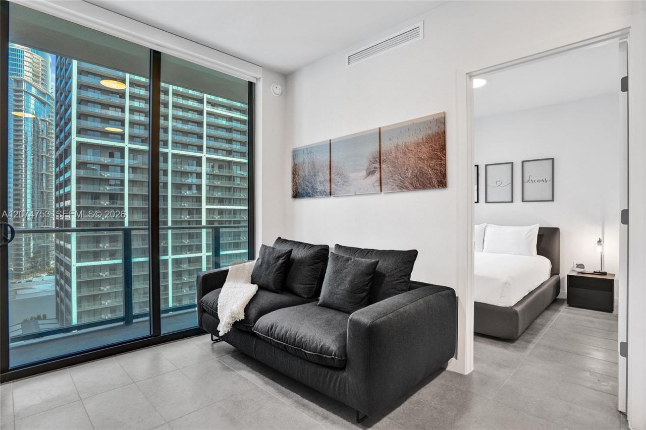 121 NE 5th St , Unit 2411, Miami, FL 33132 Photo