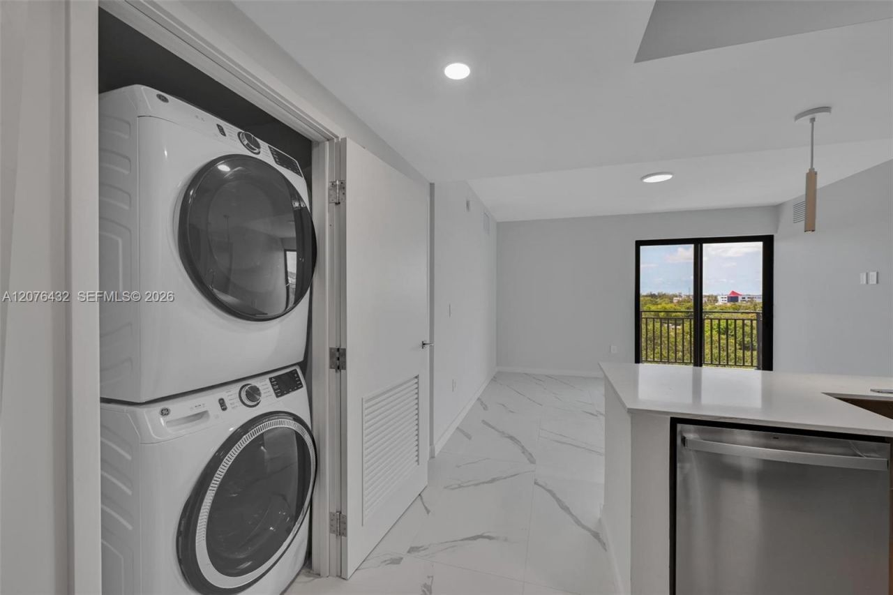 840 NE 130th St , Unit 508, North Miami, FL 33161 Photo