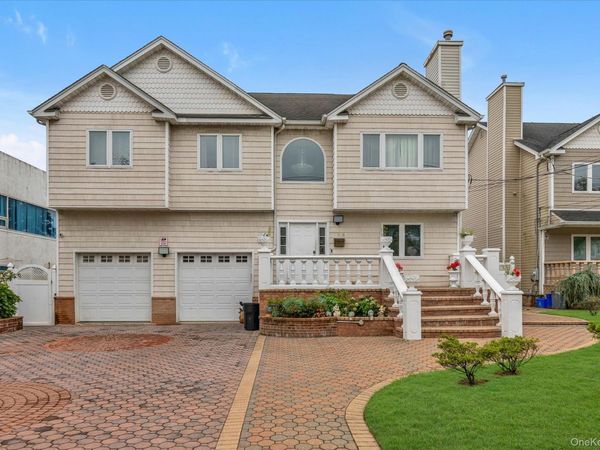 433 Atlantic Avenue , Freeport, NY 11520