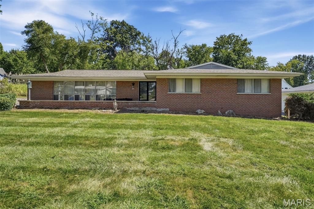 8 Wedgewood Lane, Saint Louis, MO 63141 Main Photo