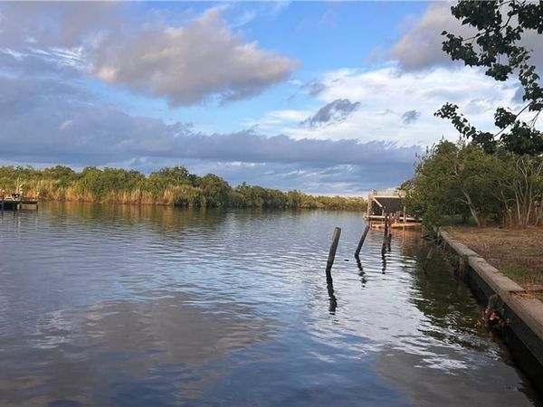 190 LAKEVIEW Drive, Slidell, LA 70458