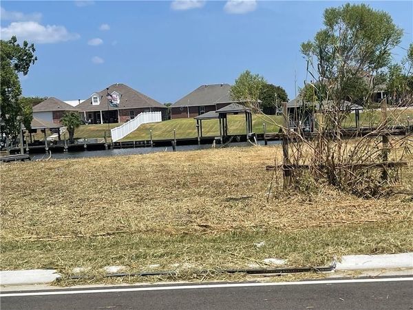 190 LAKEVIEW Drive , Slidell, LA 70458