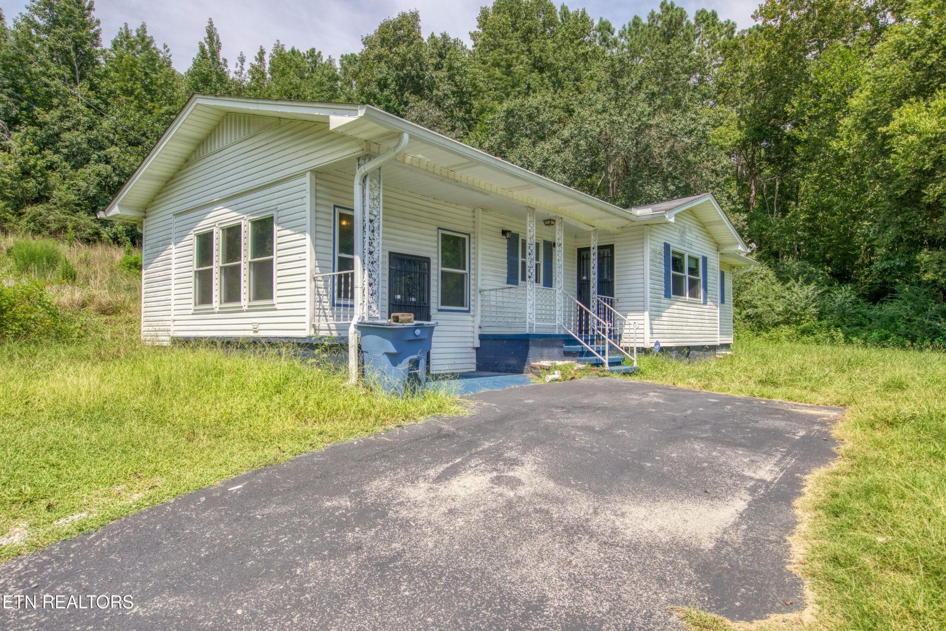 1751 Hubbard Rd, Loudon, TN 37774 Main Photo