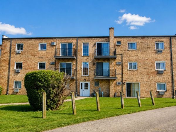171 W Elk Trail, Unit 369, Carol Stream, IL 60188