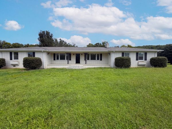 224 Dixon Springs Hwy , Carthage, TN 37030