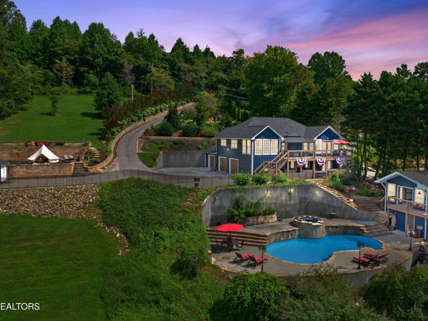 141 Settlers Rd , Harriman, TN 37748